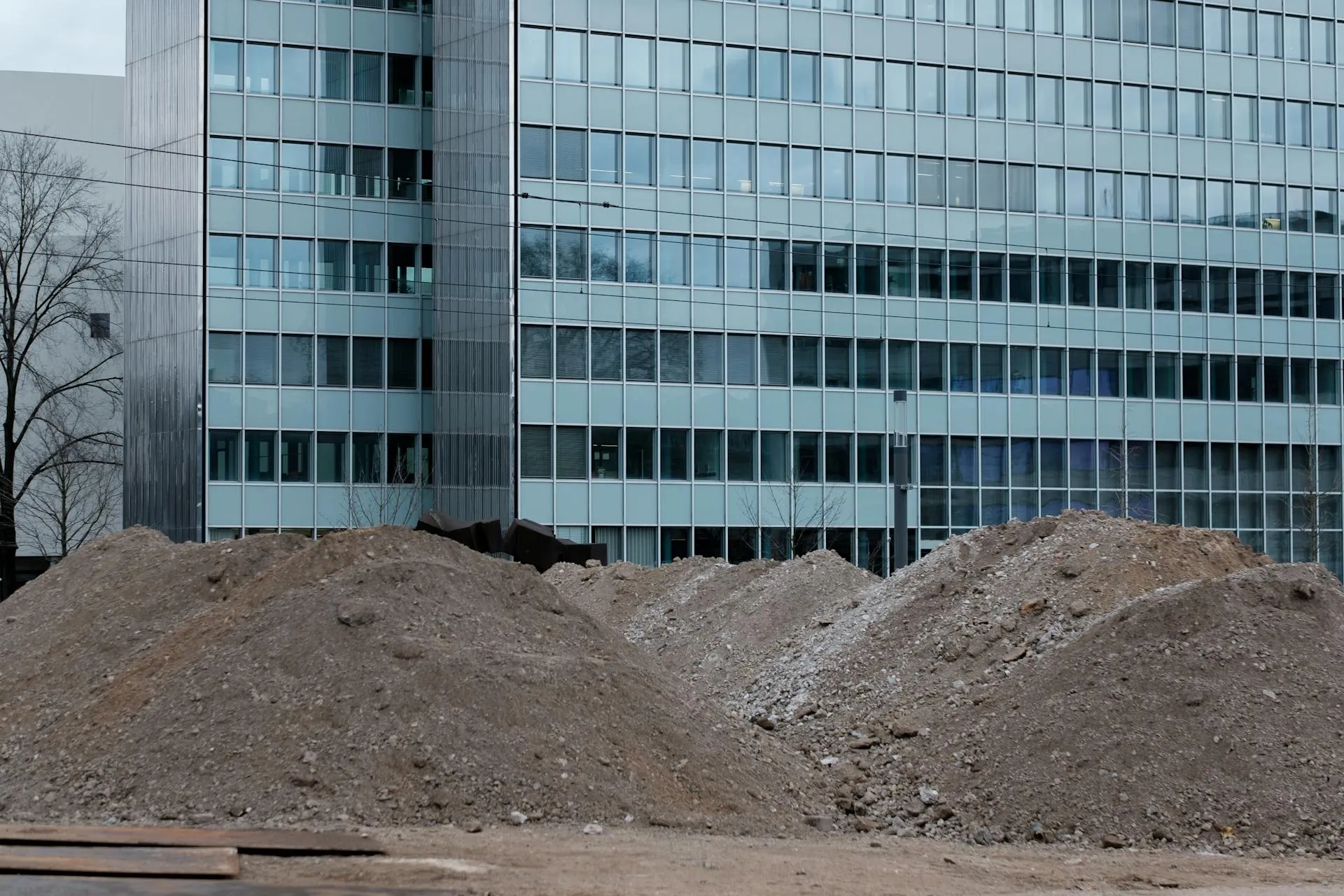Gebäude mit schadstoffhaltigen Baumaterialien aus den 1950er–1980er Jahren
